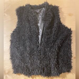 Rouge Black Faux Fur Vest  1X (GE)